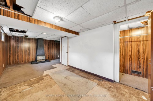 832 Zator Avenue, Pickering, ON 