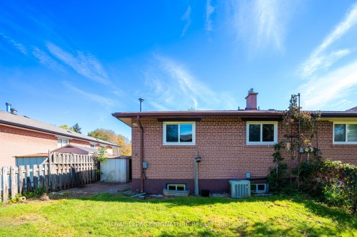 832 Zator Avenue, Pickering, ON 