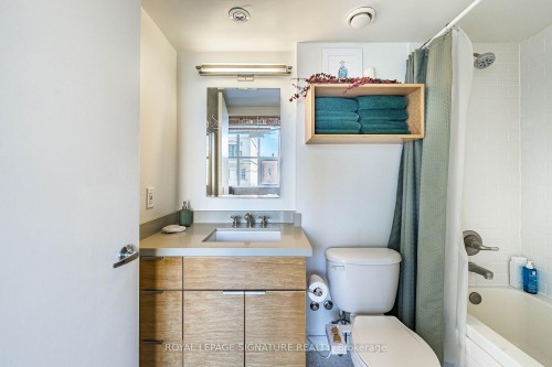 316-955 Queen Street W, Toronto, ON 