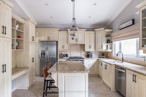 54 Inverness Avenue W, Hamilton, ON 