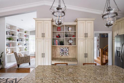 54 Inverness Avenue W, Hamilton, ON 
