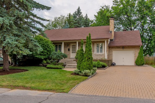 Façade - 920 Rue Lajeunesse, Sainte-Thérèse, QC 
