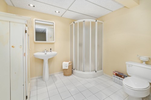 Salle de bains - 920 Rue Lajeunesse, Sainte-Thérèse, QC 