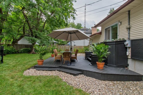 Terrasse - 920 Rue Lajeunesse, Sainte-Thérèse, QC 