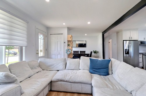 Salon - 1280 Rue De Nice, Québec (Charlesbourg), QC 