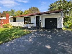 85 Mount Royal BLVD Moncton, NB E1E 2V3