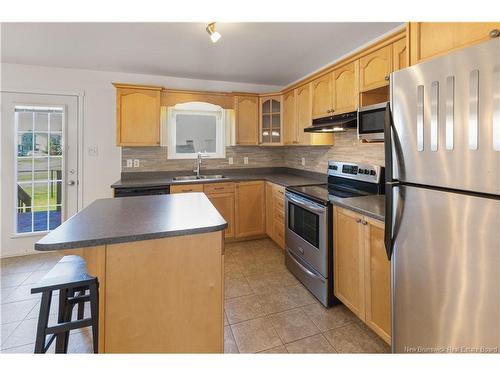 77 Stoneham Dr, Moncton, NB 