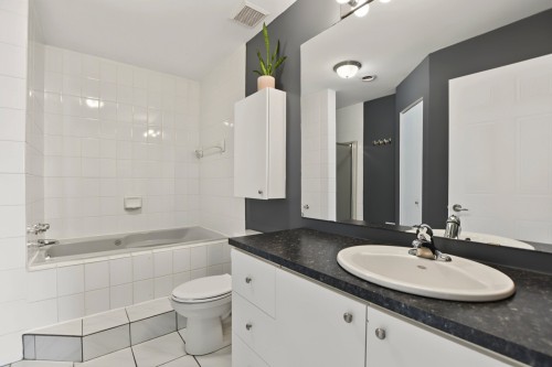 Salle de bains - 50-1470 Boul. De La Grande-Allée, Boisbriand, QC 