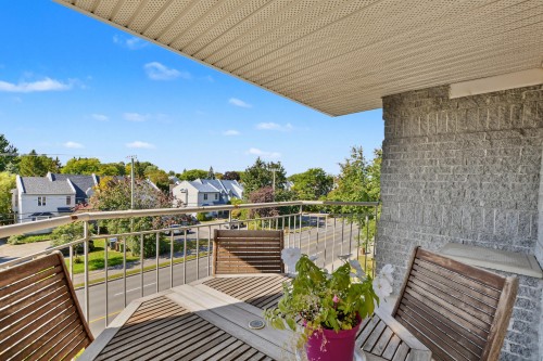 Balcon - 50-1470 Boul. De La Grande-Allée, Boisbriand, QC 