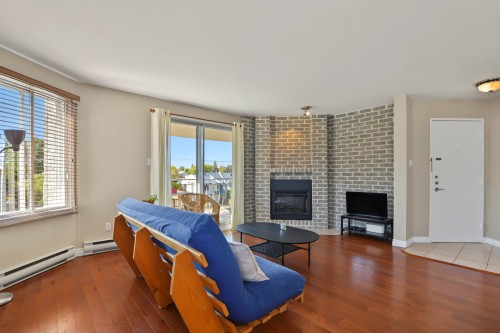 Salon - 50-1470 Boul. De La Grande-Allée, Boisbriand, QC 