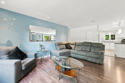 Salon - 1329 Rue Du Vallon, Sainte-Julienne, QC 