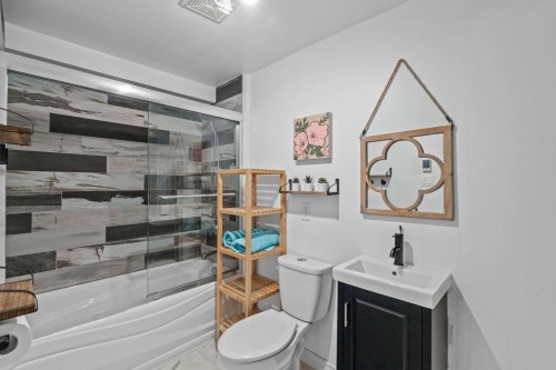 Salle de bains - B-130Z Rue Leblanc, Repentigny (Repentigny), QC 