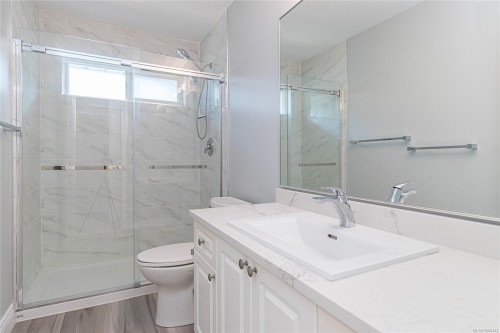 6033 Chippewa Rd, Duncan, BC 