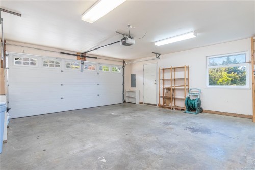 6033 Chippewa Rd, Duncan, BC 