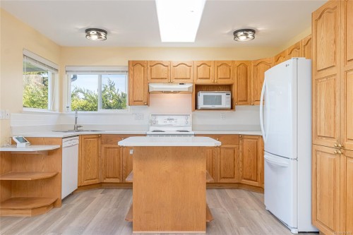 6033 Chippewa Rd, Duncan, BC 