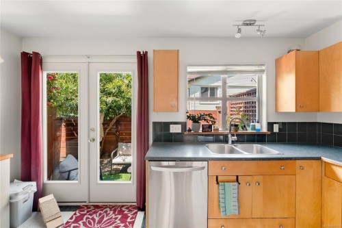 3154 Washington Ave, Victoria, BC 