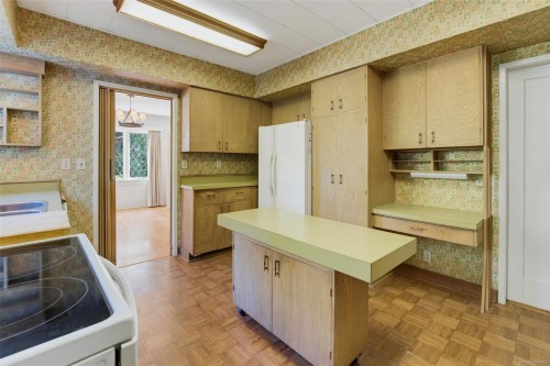30 Beach Dr, Oak Bay, BC 