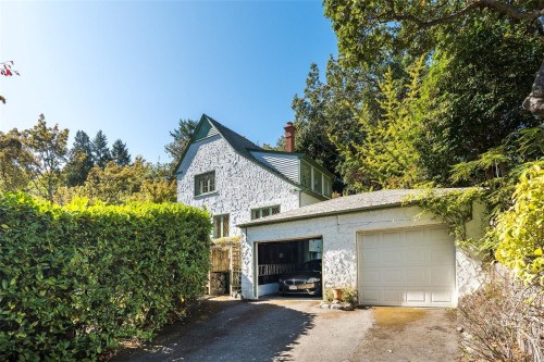 30 Beach Dr, Oak Bay, BC 