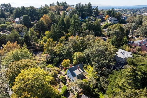 30 Beach Dr, Oak Bay, BC 