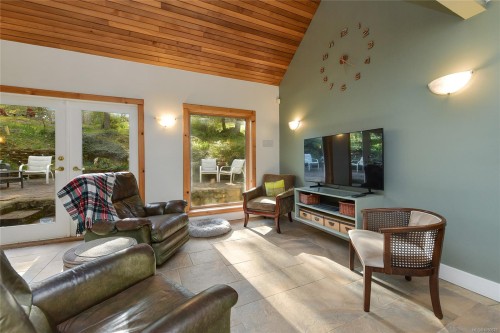 4836 Spring Rd, Saanich, BC 