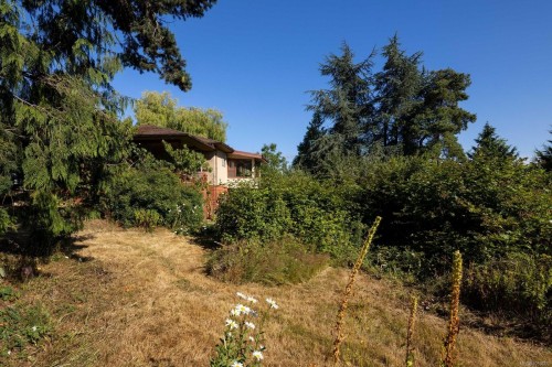 8625 Aldous Terr, North Saanich, BC 