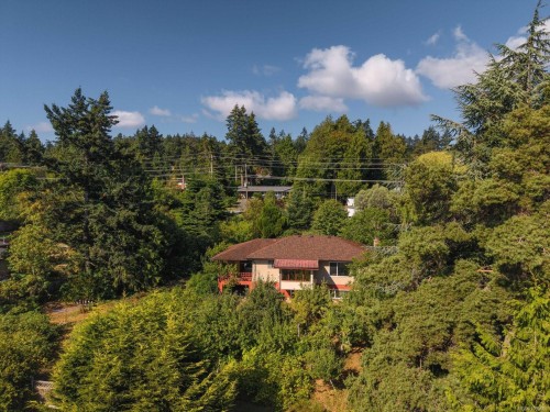 8625 Aldous Terr, North Saanich, BC 