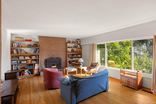 8625 Aldous Terr, North Saanich, BC 