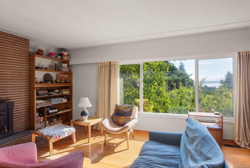 8625 Aldous Terr, North Saanich, BC 