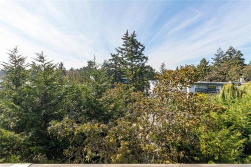 #404-4030 Quadra St, Saanich, BC 