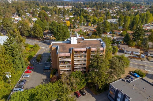 #404-4030 Quadra St, Saanich, BC 