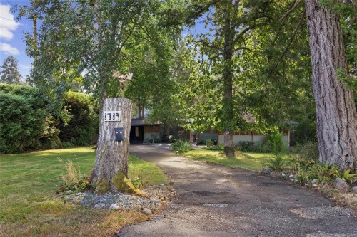 1719 Centennial Ave East, Comox, BC 