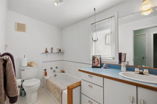 1719 Centennial Ave East, Comox, BC 
