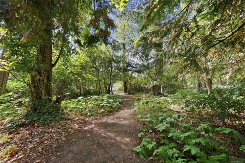 1719 Centennial Ave East, Comox, BC 