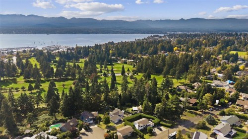 1719 Centennial Ave East, Comox, BC 