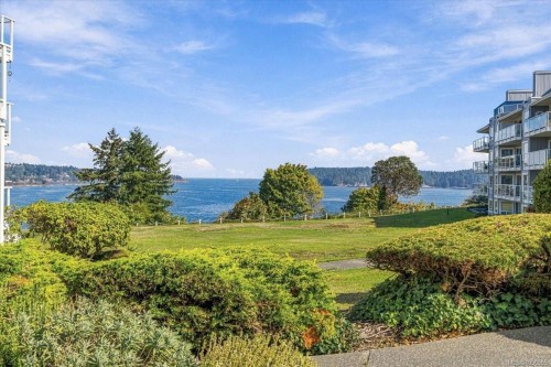 #208-2562 Departure Bay Rd, Nanaimo, BC 