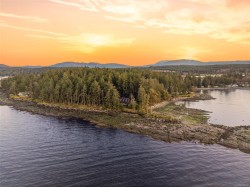 2023 Seahaven Rd Nanoose Bay, BC V9P 9C5