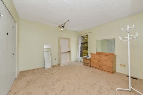 4039 Daffodil Pl, Saanich, BC 