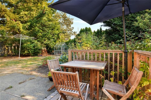 4039 Daffodil Pl, Saanich, BC 
