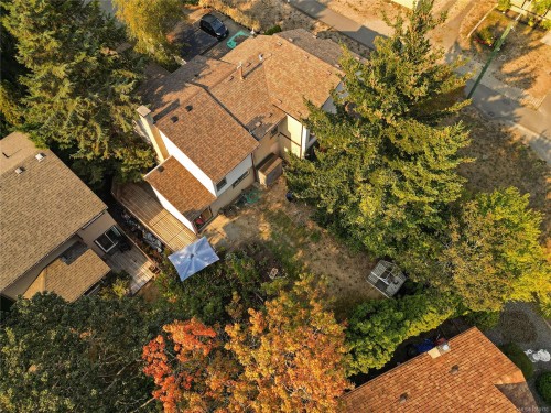 4039 Daffodil Pl, Saanich, BC 
