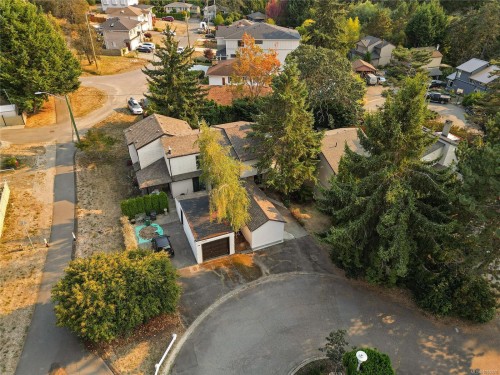 4039 Daffodil Pl, Saanich, BC 