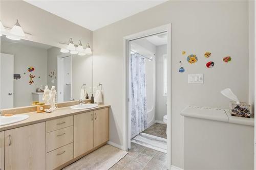 22 Oakmont Cr, Headingley, MB 