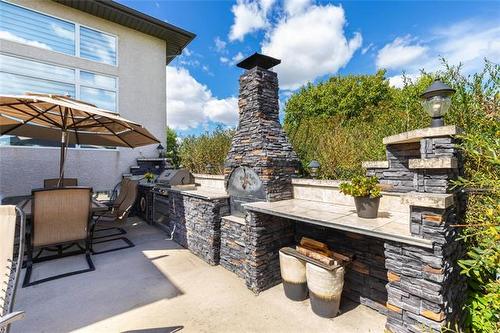 22 Oakmont Cr, Headingley, MB 