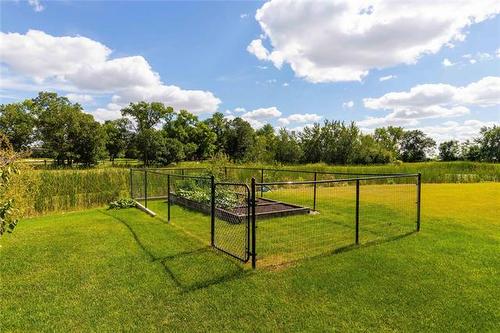 22 Oakmont Cr, Headingley, MB 