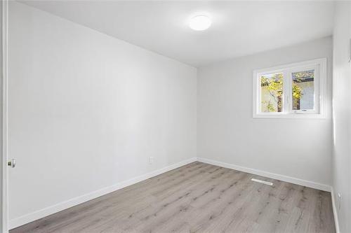 680 Government Ave, Winnipeg, MB 