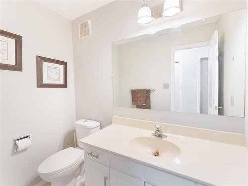 21 Oakfield Dr, St Andrews, MB 