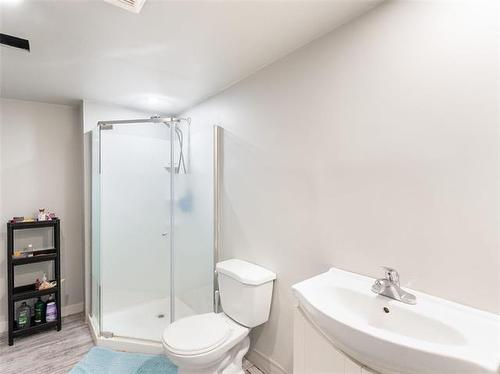 21 Oakfield Dr, St Andrews, MB 