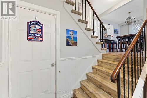 UPPER - 9 BAKER CRESCENT , Barrie, Ontario L4M 3J4 2