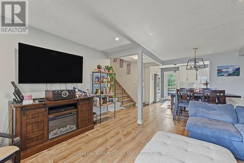 UPPER - 9 BAKER CRESCENT , Barrie, Ontario L4M 3J4 5