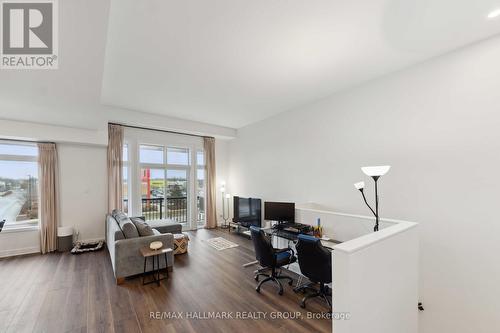 D - 4793 BANK STREET , Ottawa, Ontario K1T 3W7 5