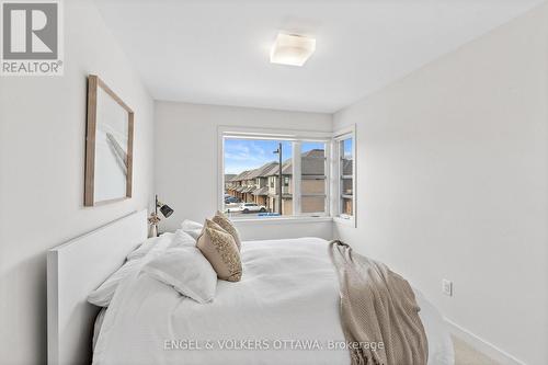 168 Shuttleworth Drive, Ottawa, ON 